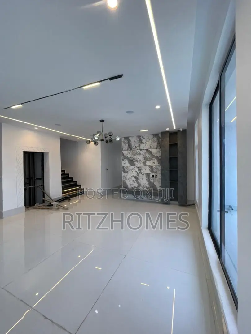 5bdrm Duplex in VGC / Ajah for sale