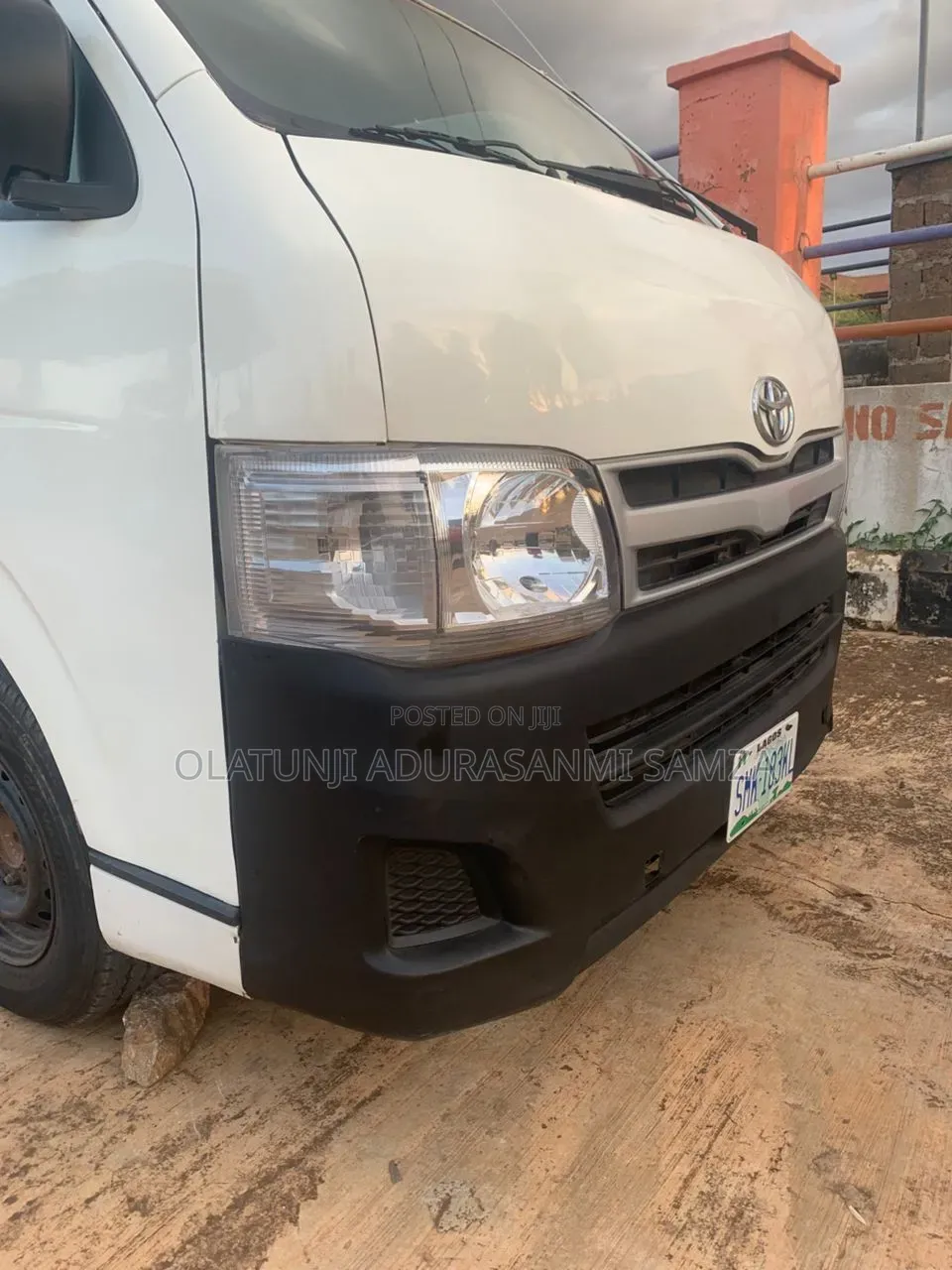 Toyota HiAce 2011 White
