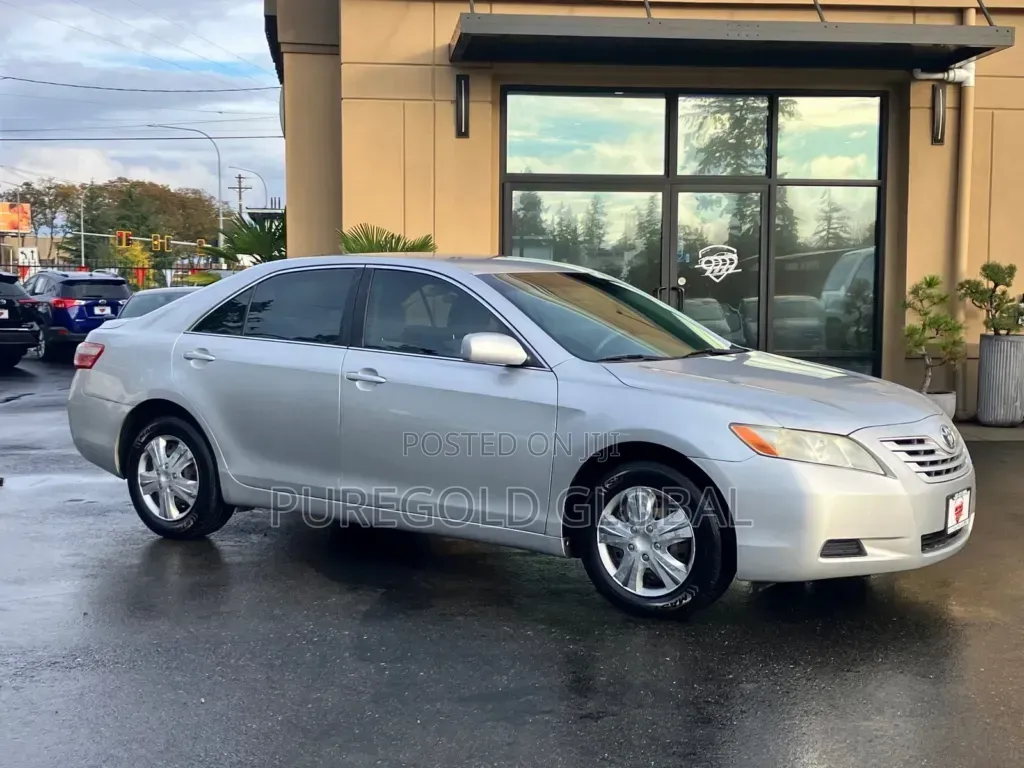 Camry Bonnet Shock