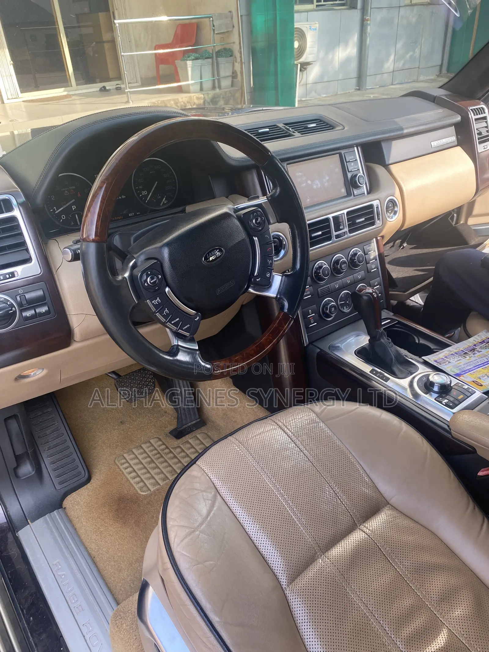 Land Rover Range Rover Vogue 2011 Black