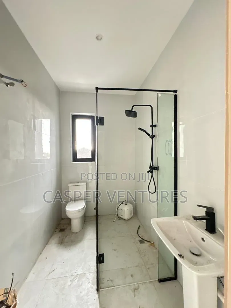 3bdrm Penthouse in Freedom, Lekki Phase 1 for sale