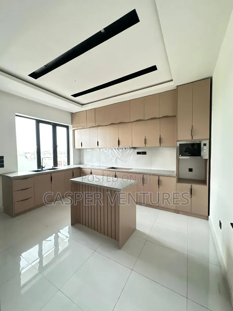 3bdrm Penthouse in Freedom, Lekki Phase 1 for sale