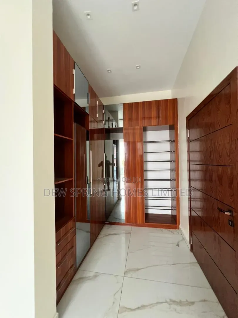5bdrm Duplex in Ikoyi for sale