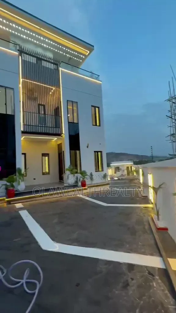 4bdrm Duplex in Guzape District for sale