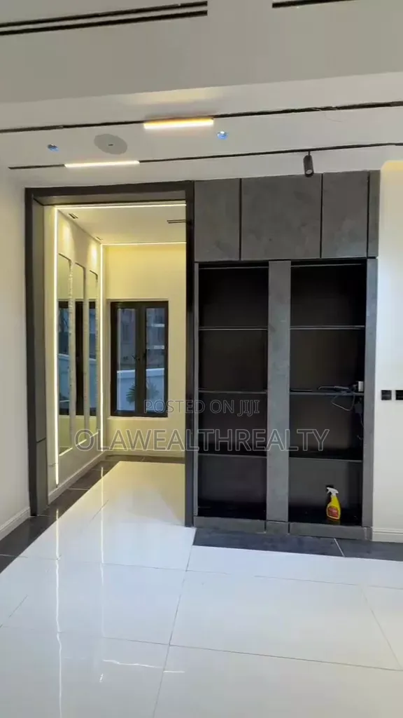 4bdrm Duplex in Guzape District for sale