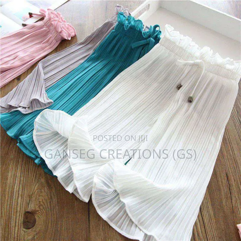 High-Quality 4-Partition Portable Plastic Wardrobe Built-in Shoe Rack