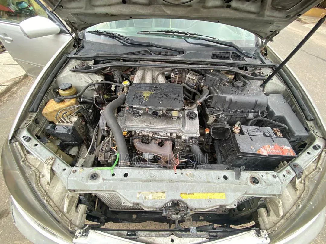 Toyota Camry 2004 Gold