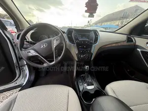 Hyundai Santa Fe SE AWD 2016 White