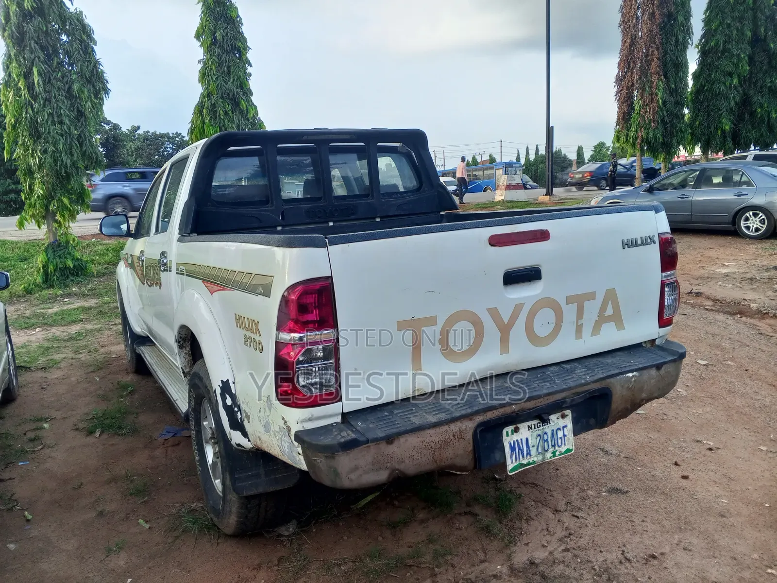 Toyota Hilux 2011 White