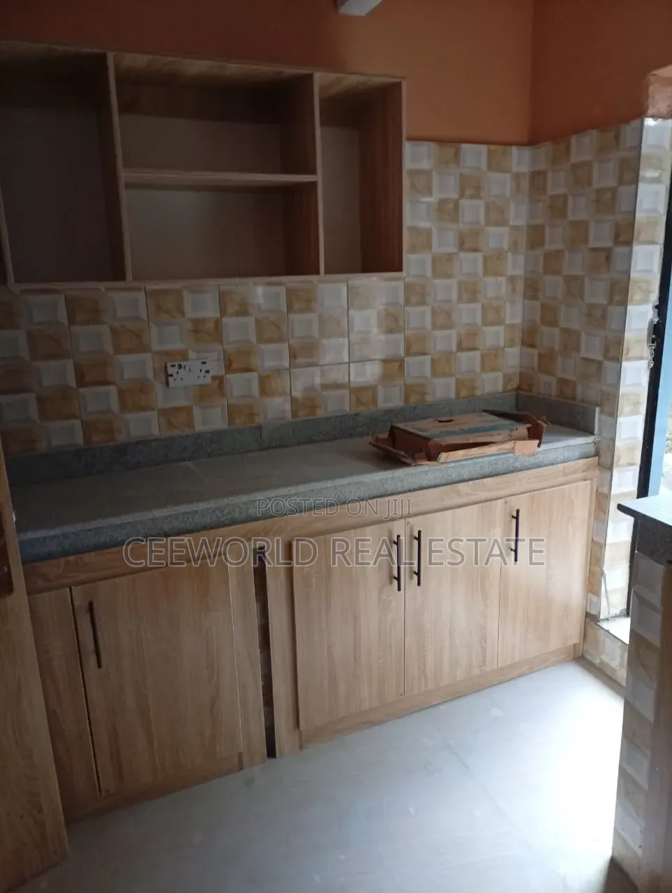 3bdrm Duplex in Akoto Estate Elebu, Akala Express for rent