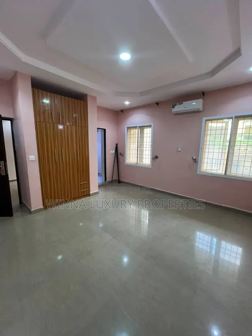 5bdrm Townhouse / Terrace in Apo By Cedar Crest for rent