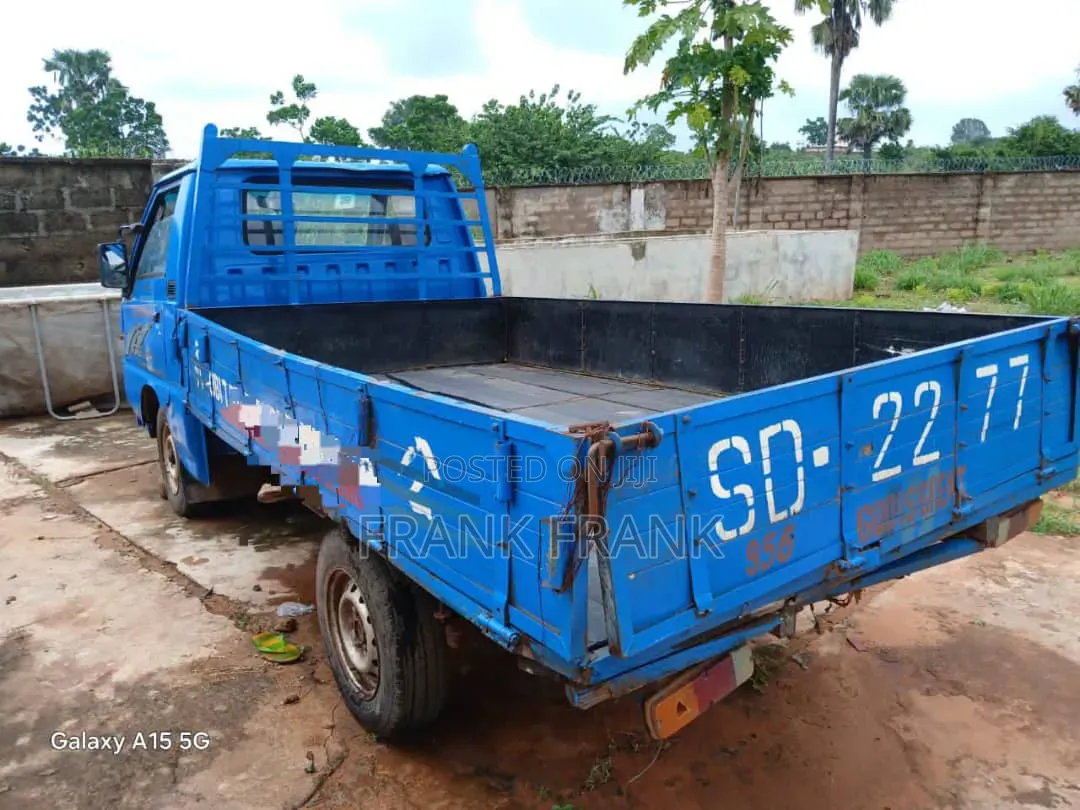 Delica Pickup 2004 Model Blue