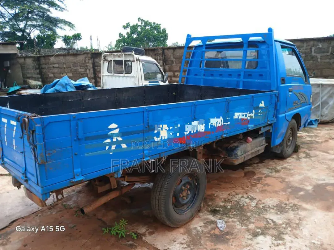 Delica Pickup 2004 Model Blue