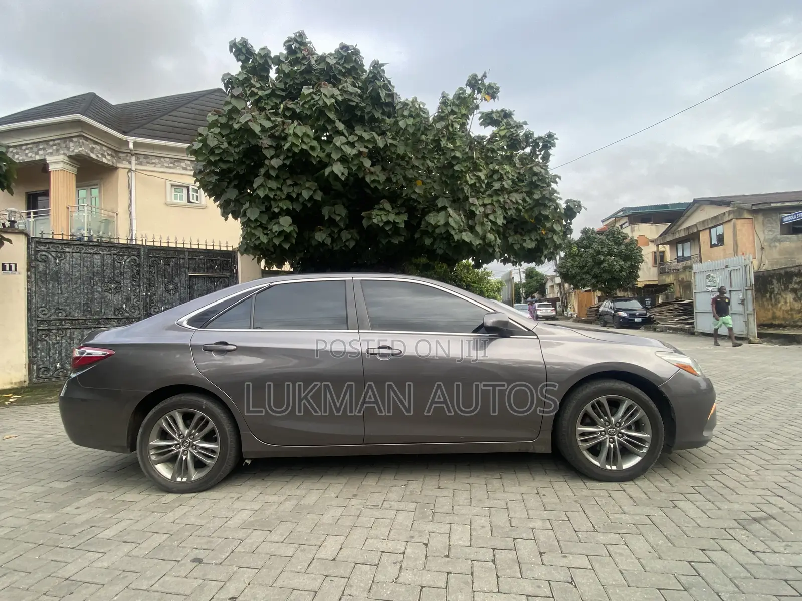 Toyota Camry SE w/Special Edition Pkg (2.5L 4cyl 6A) 2016 Gray