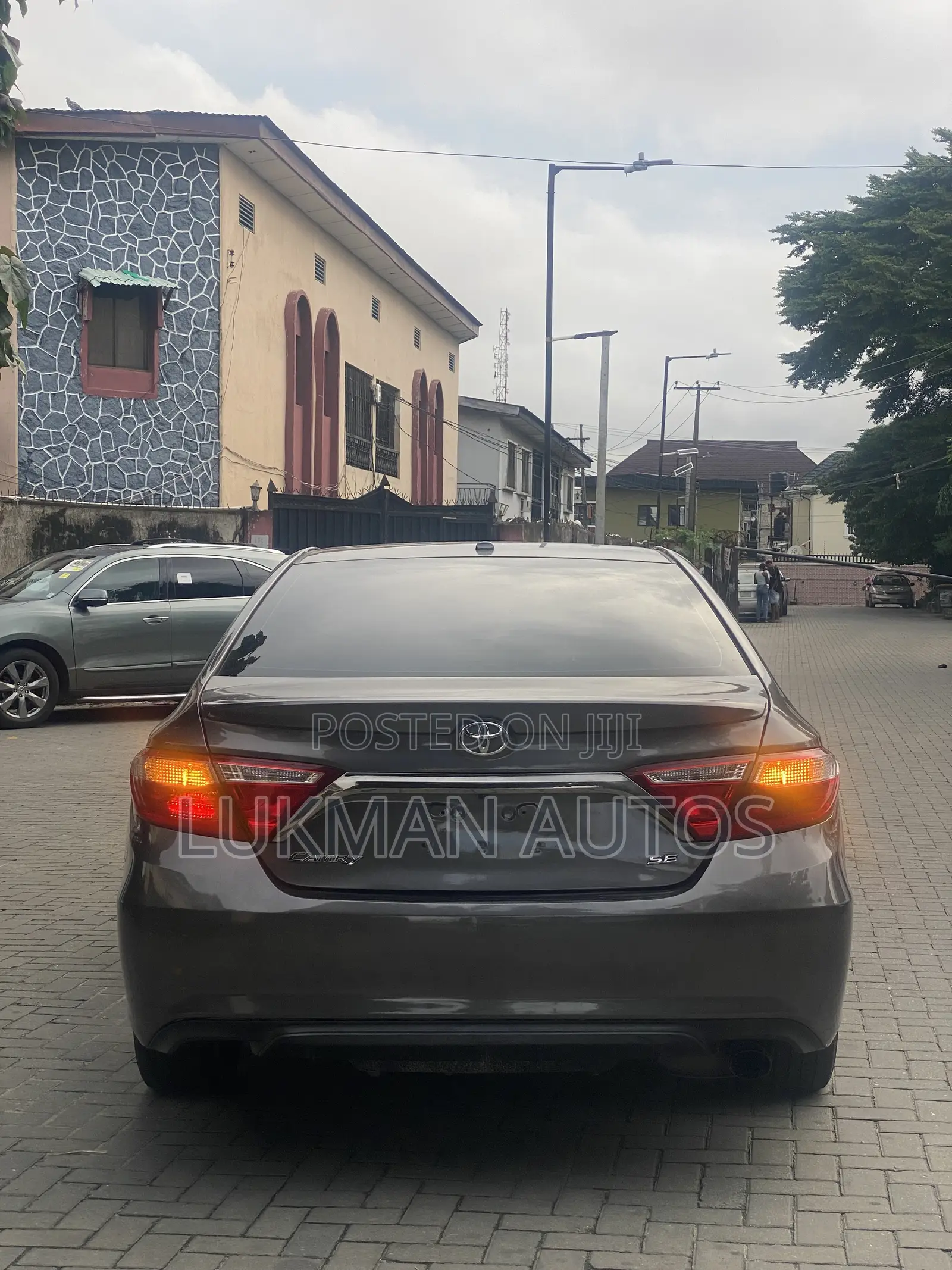 Toyota Camry SE w/Special Edition Pkg (2.5L 4cyl 6A) 2016 Gray
