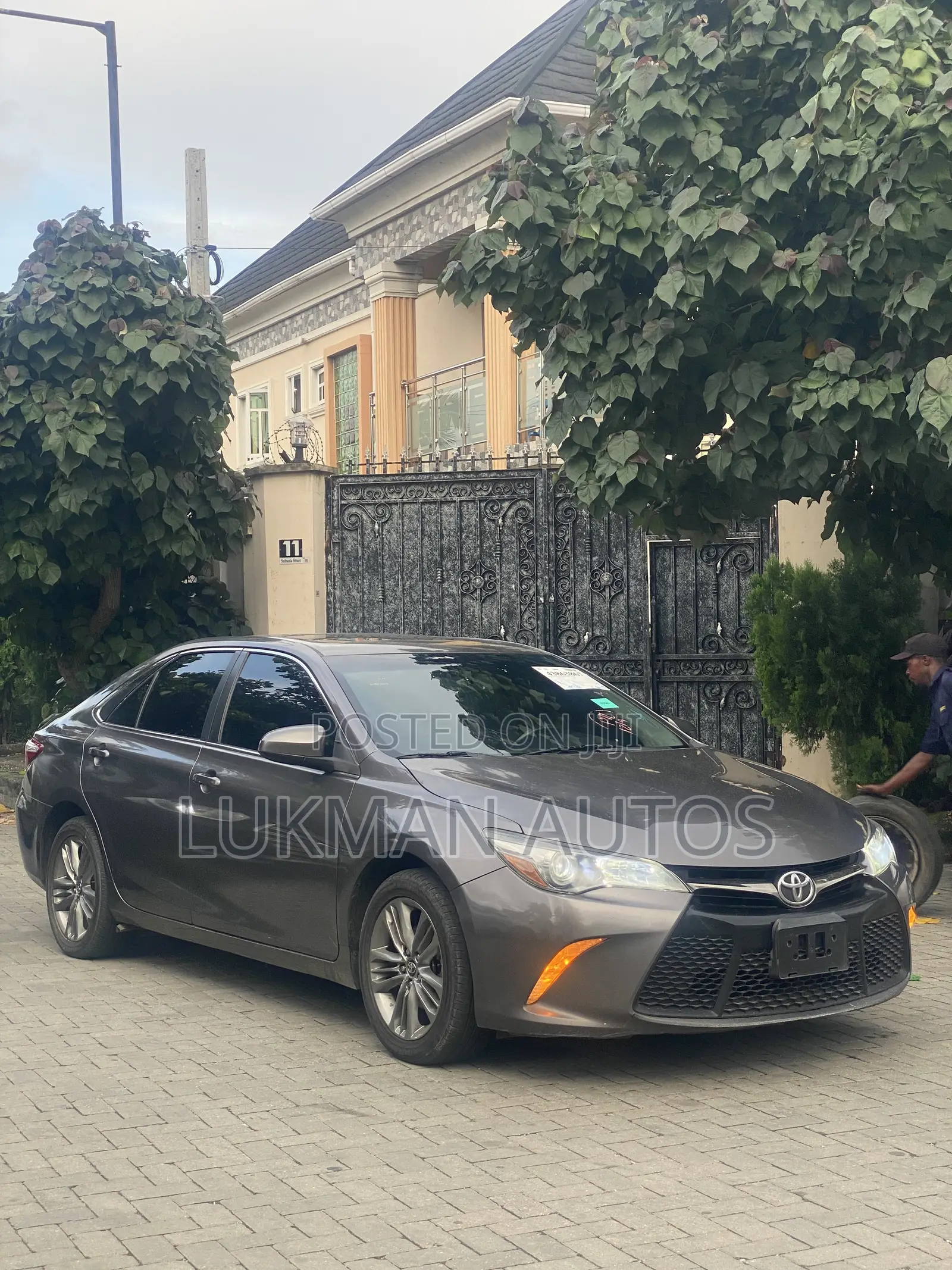Toyota Camry SE w/Special Edition Pkg (2.5L 4cyl 6A) 2016 Gray