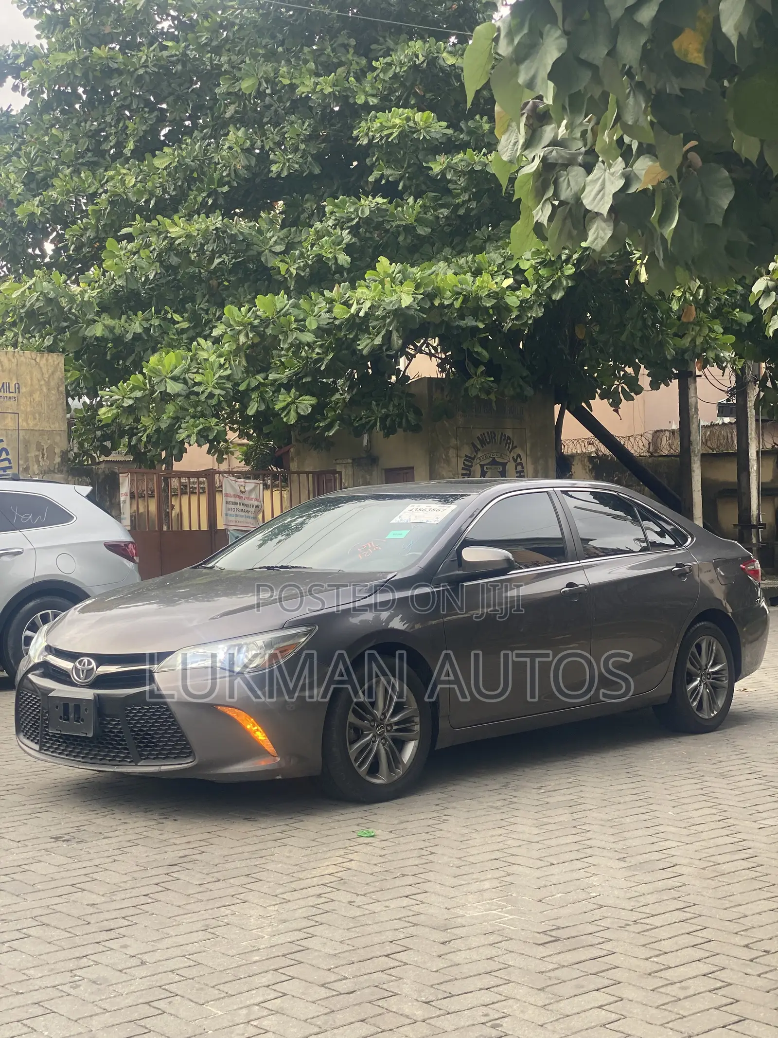 Toyota Camry SE w/Special Edition Pkg (2.5L 4cyl 6A) 2016 Gray