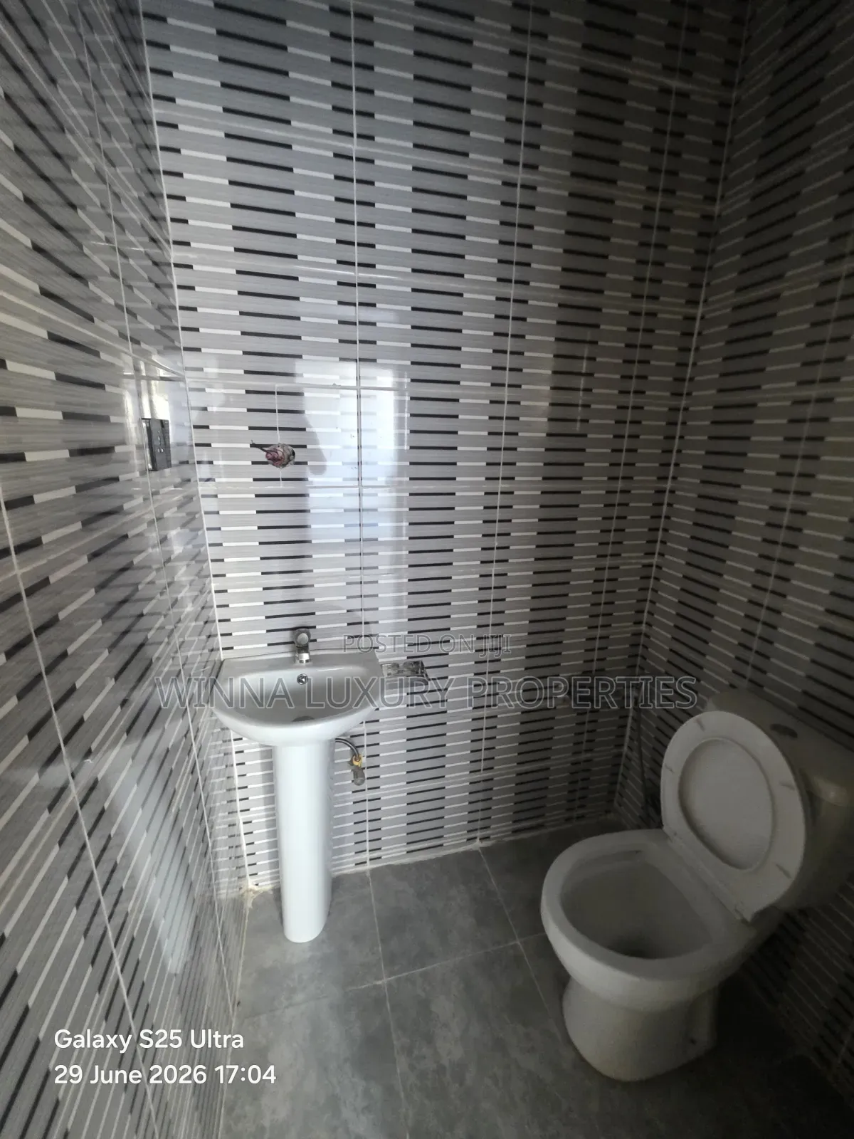 2bdrm Apartment in Back Of Dunamis, Lugbe District for rent