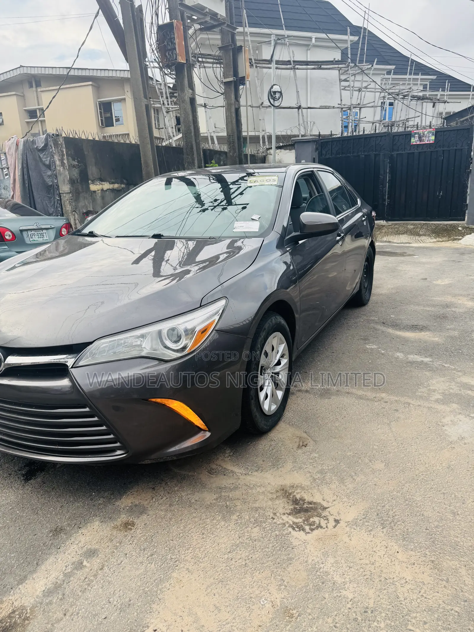 Toyota Camry LE 4dr Sedan (2.5L 4cyl 6A) 2016 Gray
