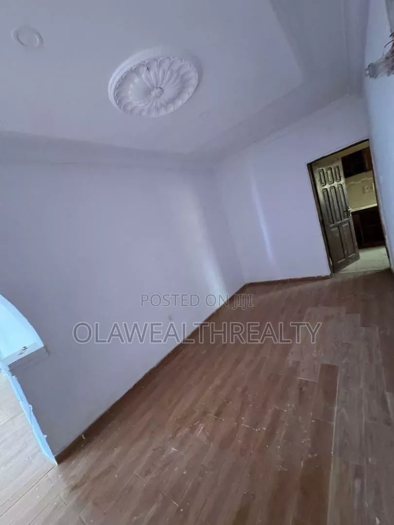 3bdrm Bungalow in Okebadan Estate, Akobo for rent