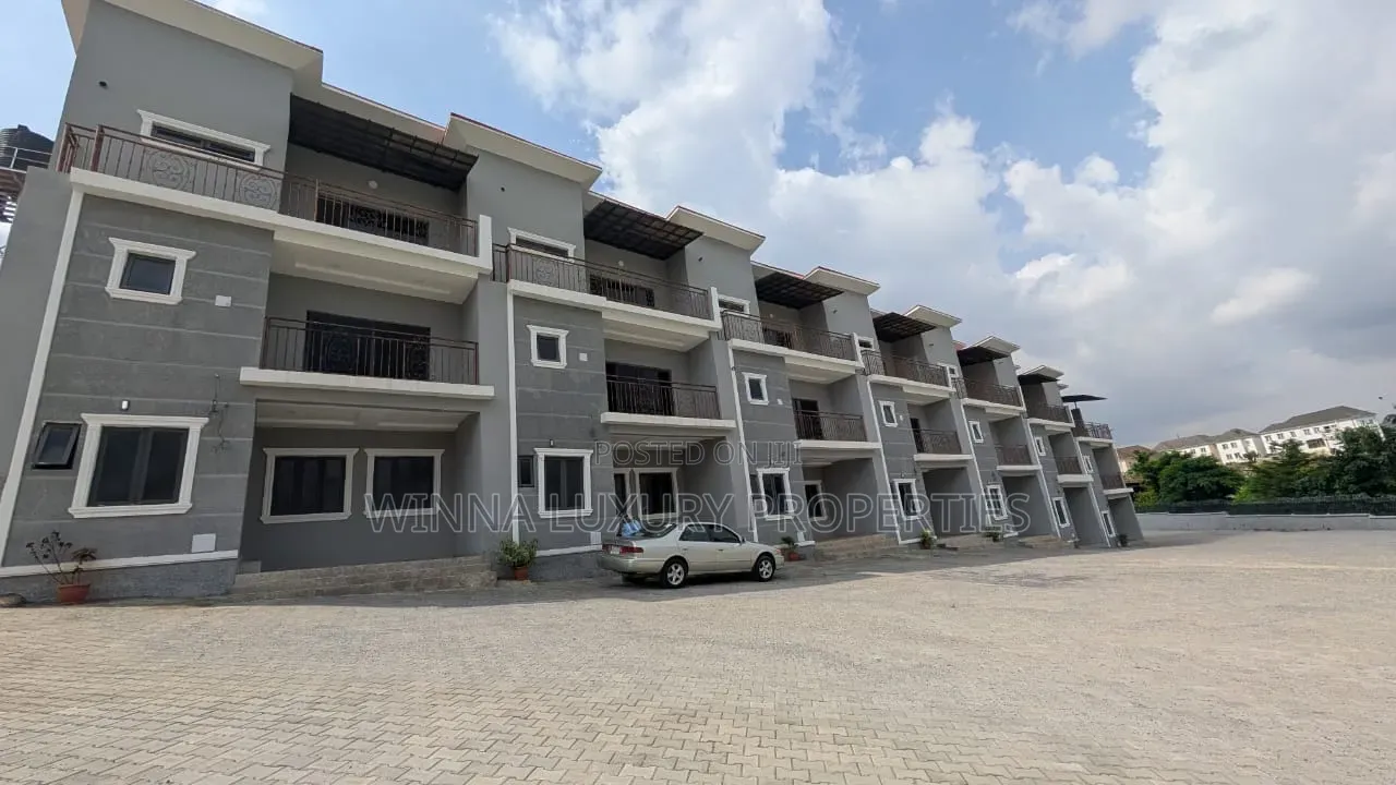 20bdrm Townhouse / Terrace in Gudu for rent