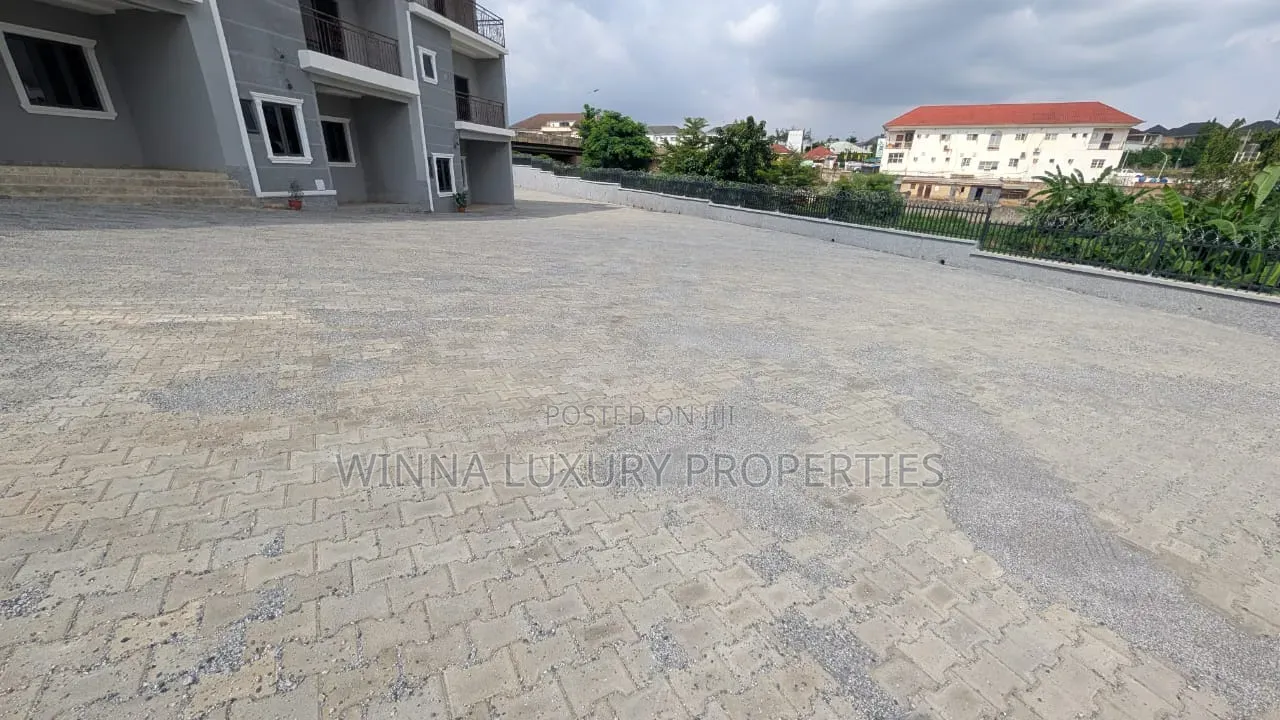 20bdrm Townhouse / Terrace in Gudu for rent