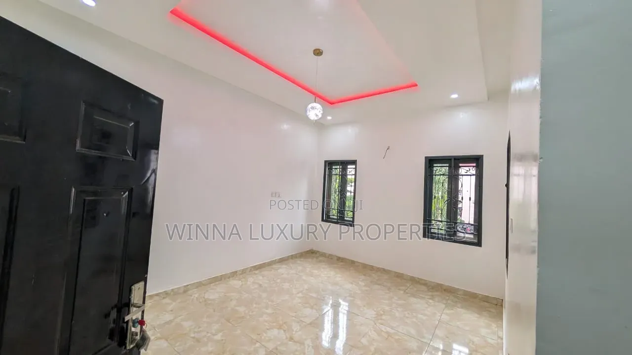 20bdrm Townhouse / Terrace in Gudu for rent