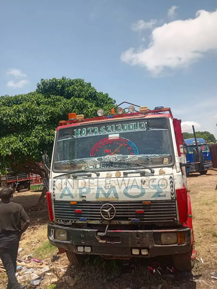 Mercedes Benz Truck