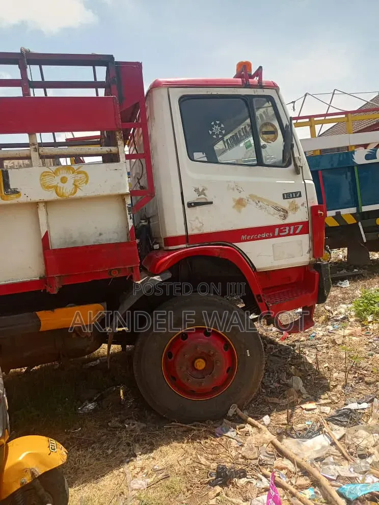 Mercedes Benz Truck
