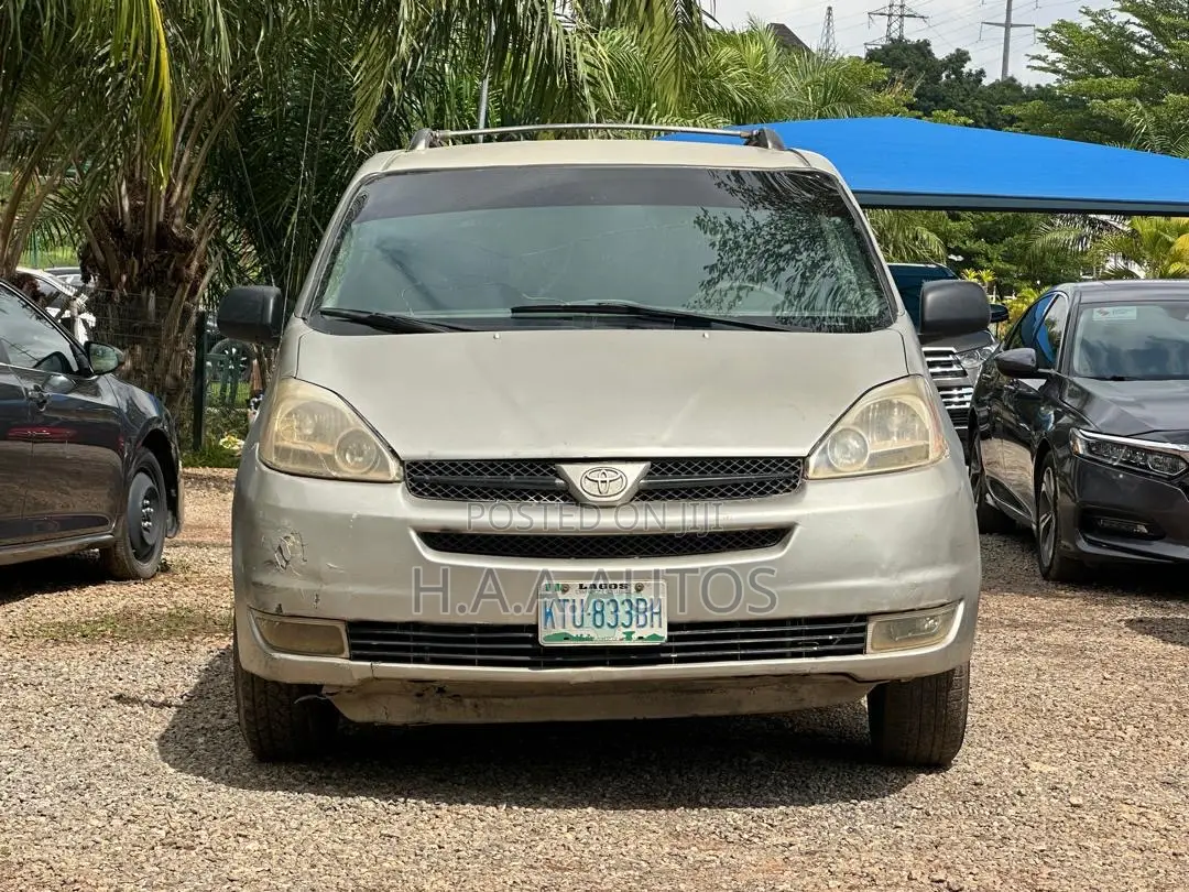 Toyota Sienna 2005 Gold