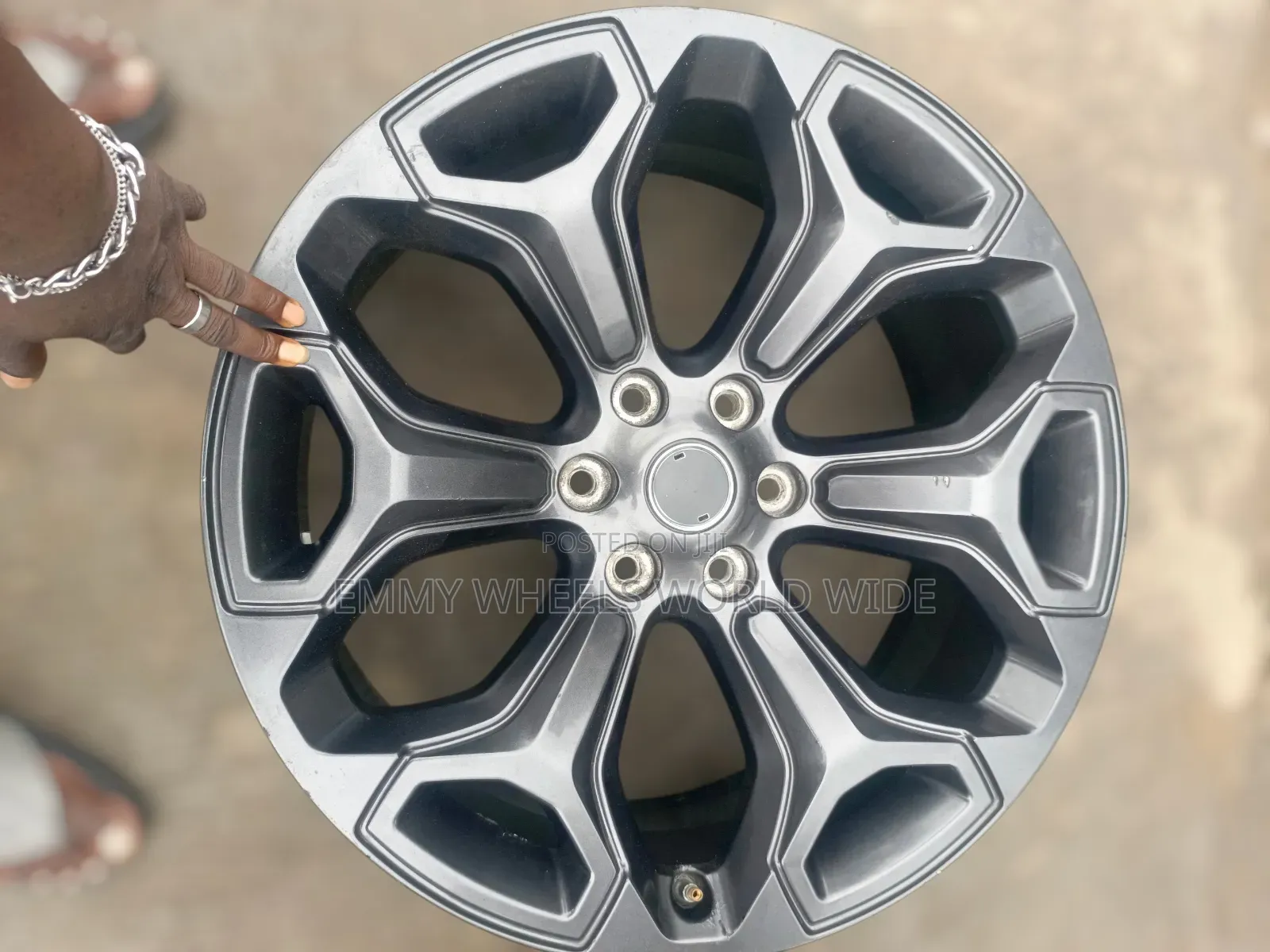 22inches For Escalade And Gmc America Standard For 2025/6 Model