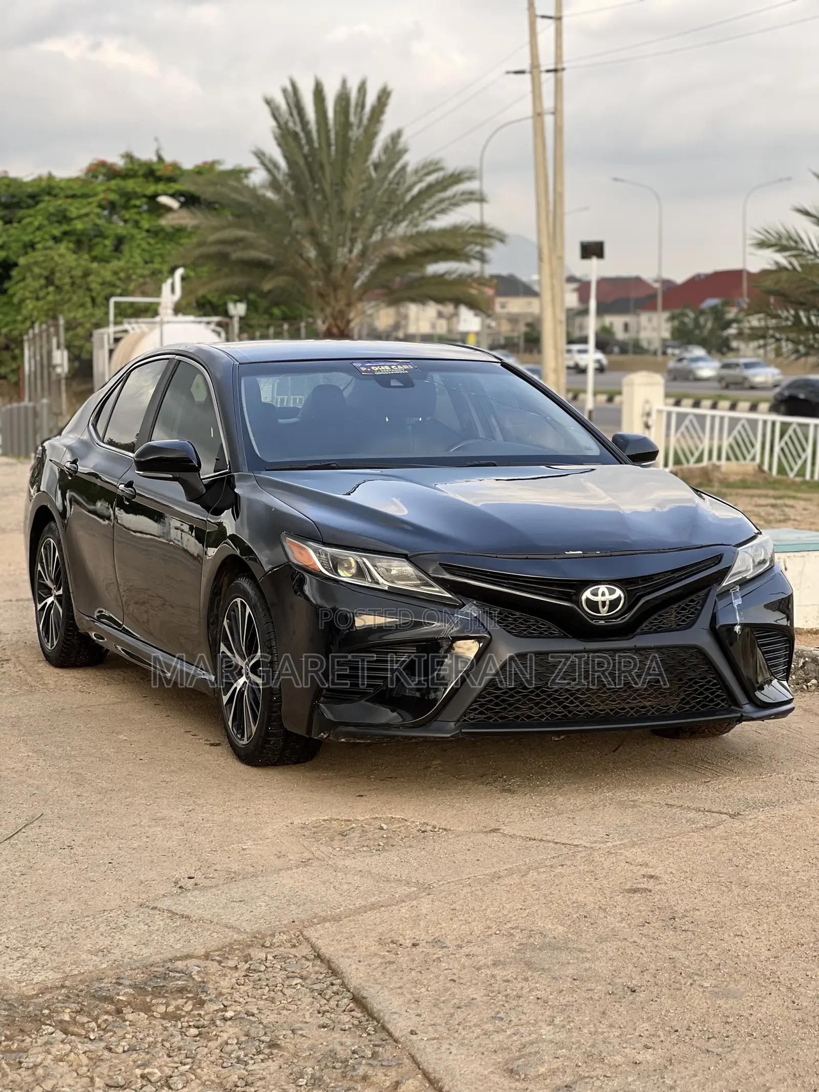 Toyota Camry SE FWD (2.5L 4cyl 8AM) 2018 Black
