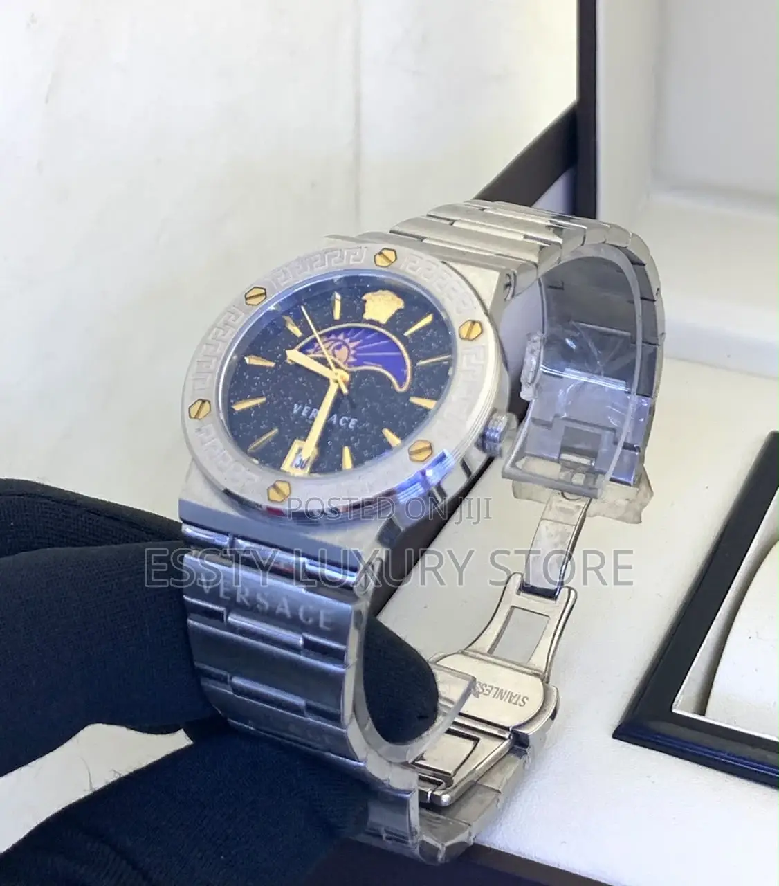 Quality Luxury Versace Female Chain Watch