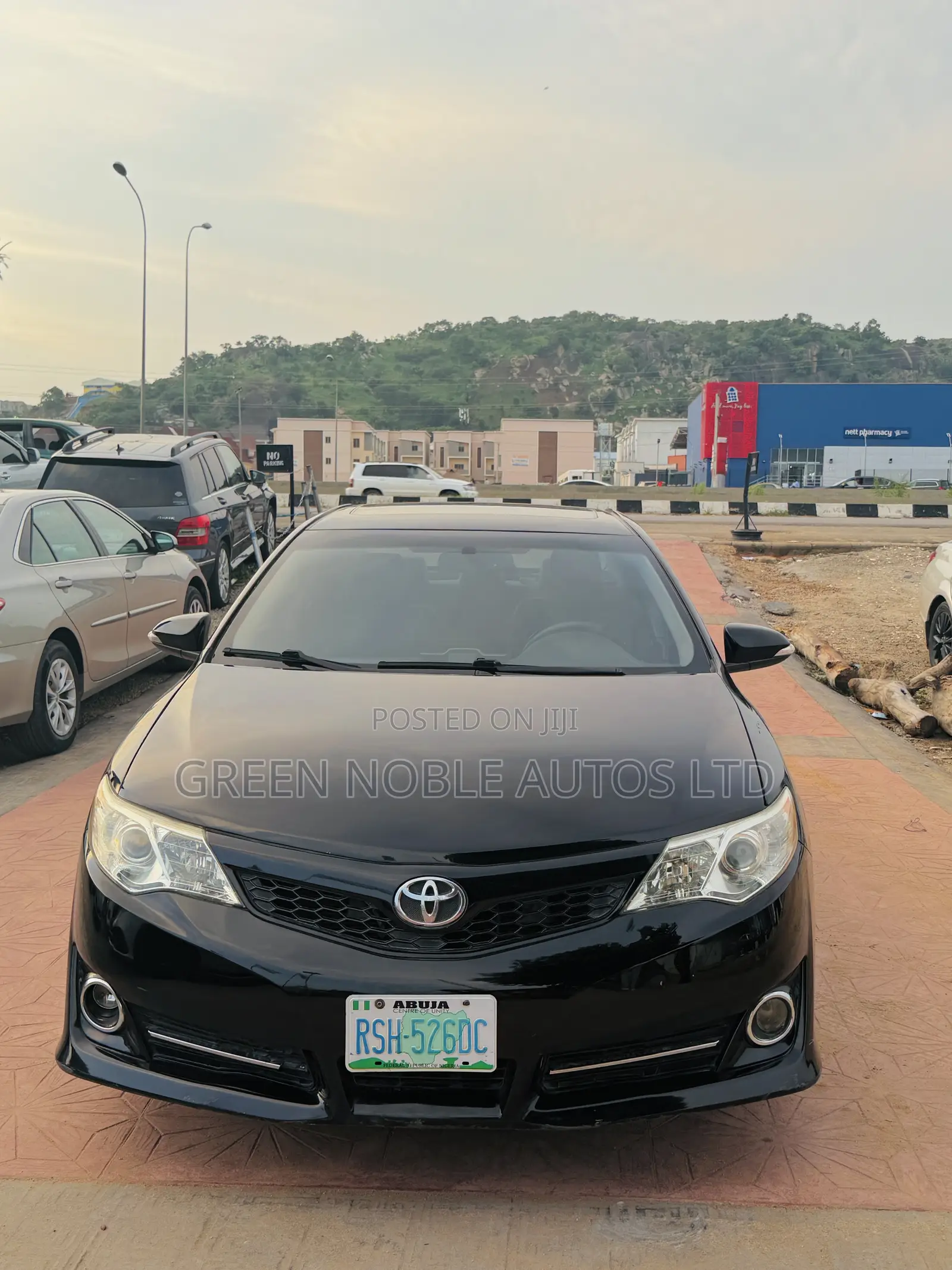 Toyota Camry SE V6 4dr Sedan (3.5L 6cyl 6A) 2013 Black