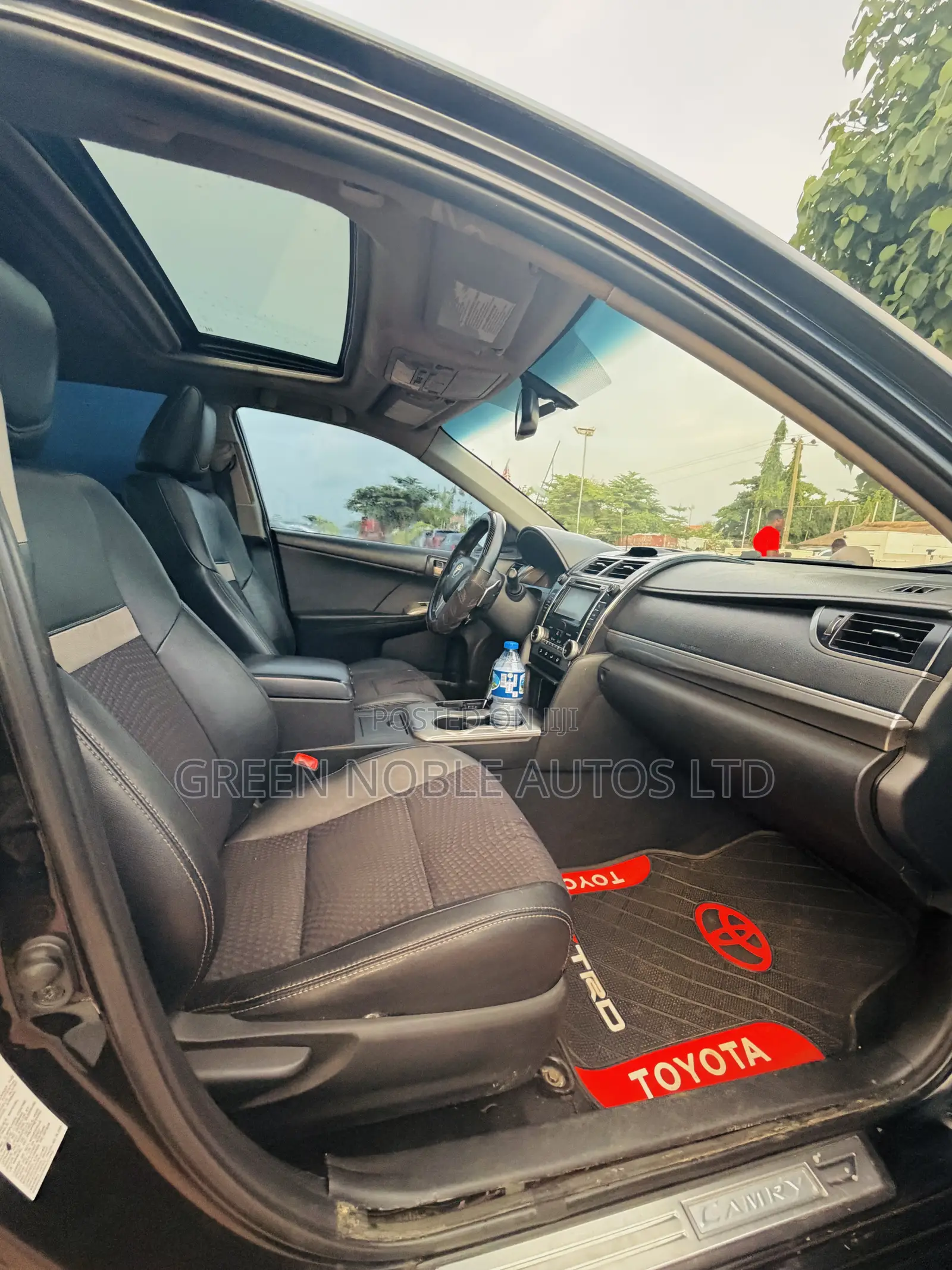 Toyota Camry SE V6 4dr Sedan (3.5L 6cyl 6A) 2013 Black