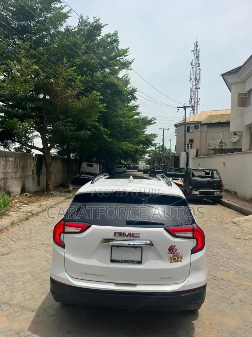 GMC Terrain 2022 White