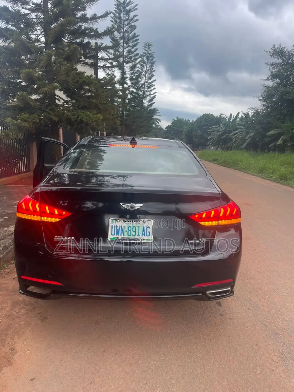 Hyundai Genesis 2015 Black