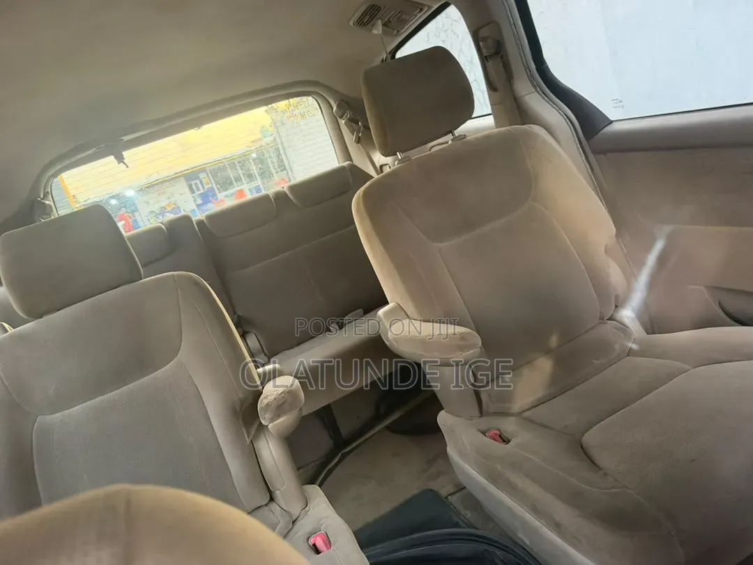 Toyota Sienna 2005 White