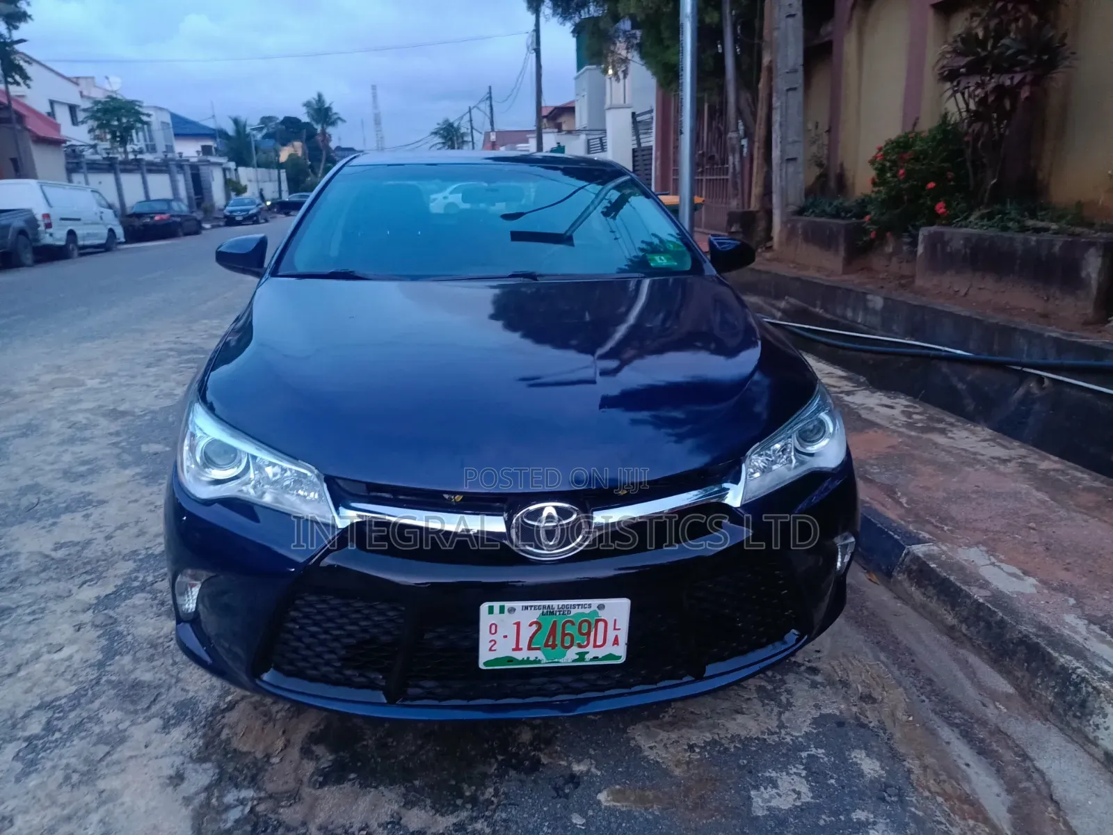 Toyota Camry 2016 Blue