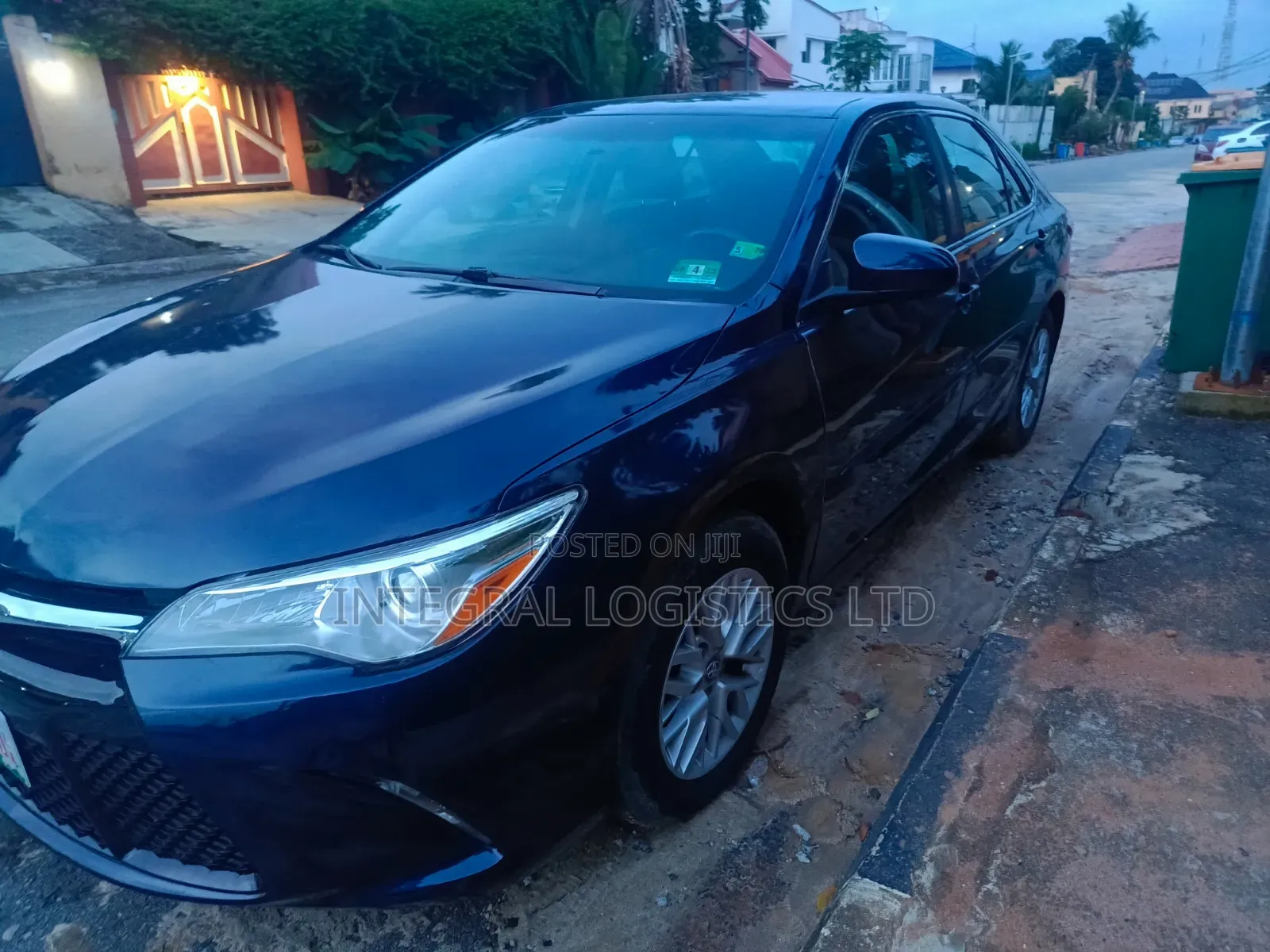 Toyota Camry 2016 Blue