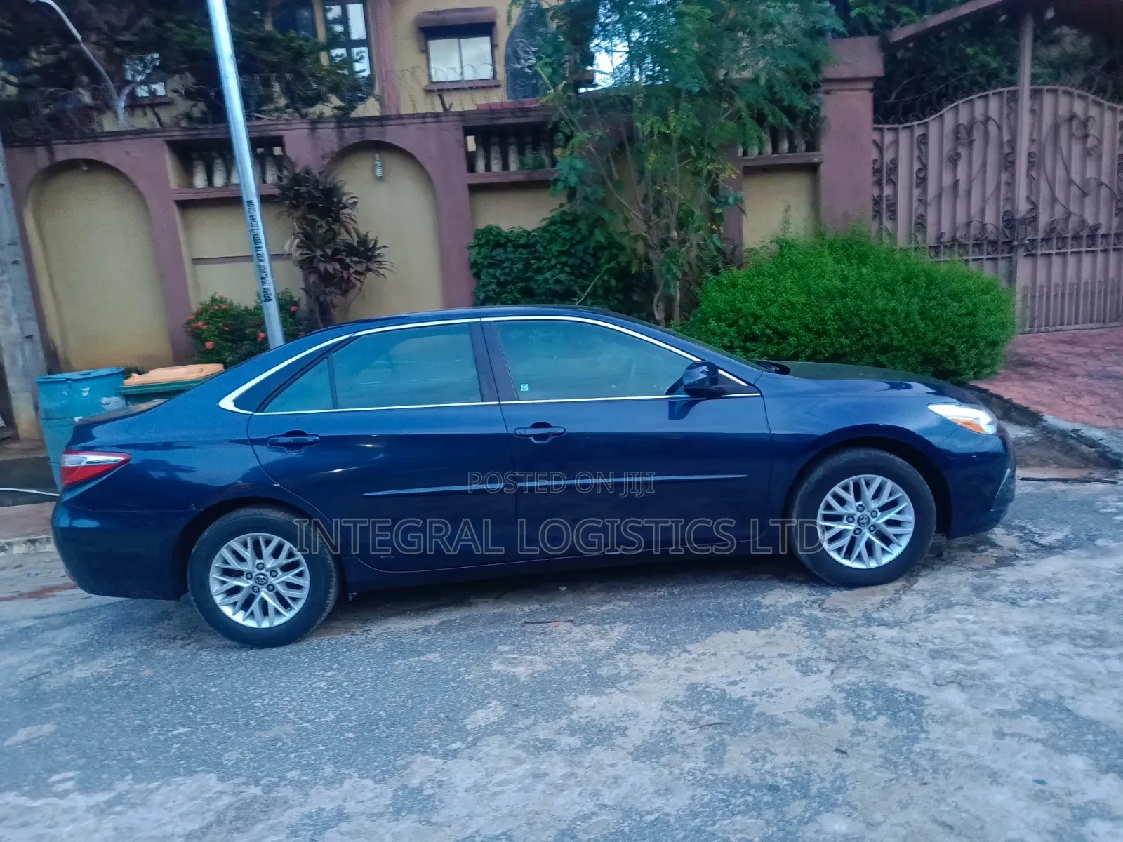 Toyota Camry 2016 Blue