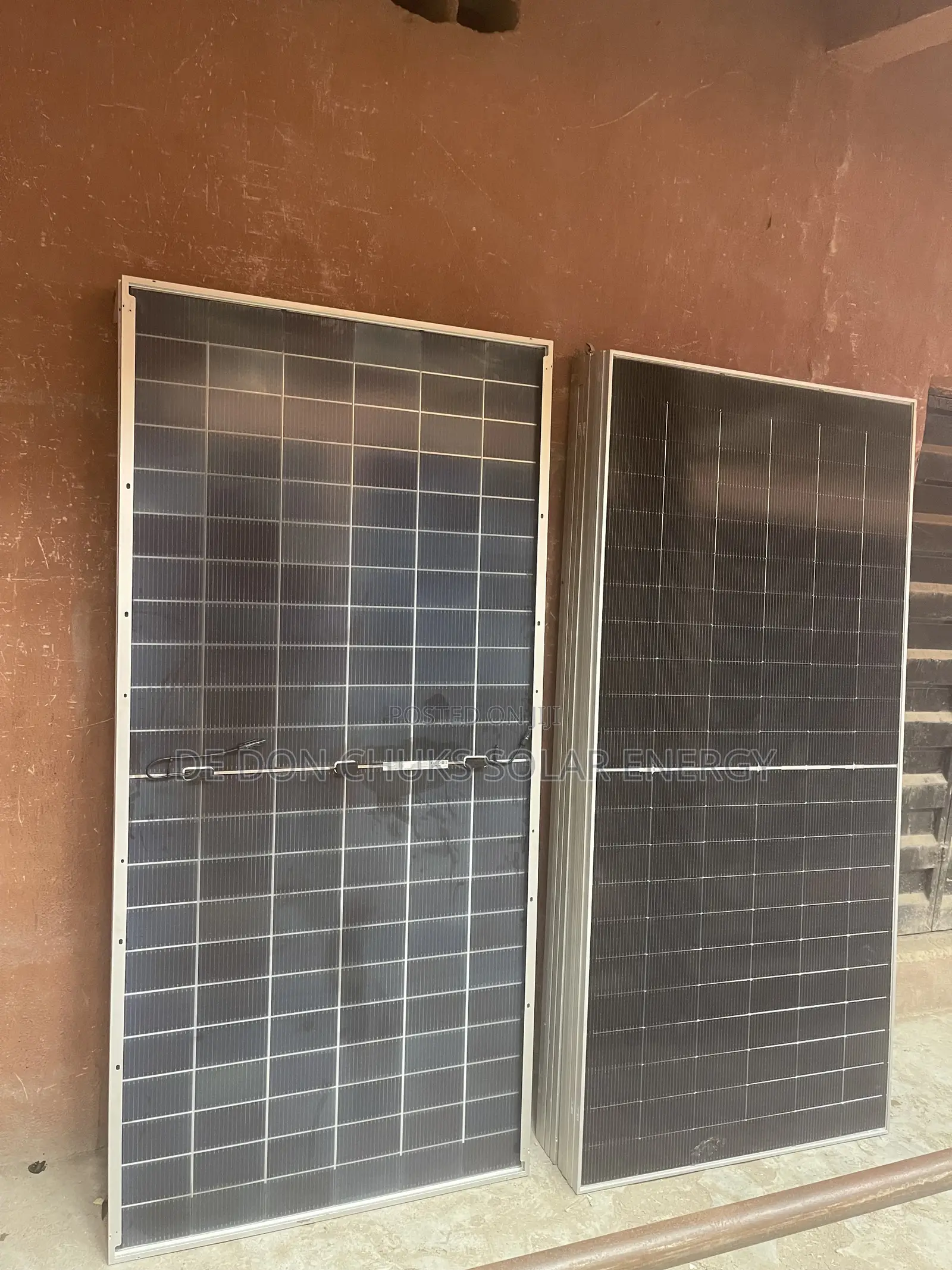 700w Jinko Panel