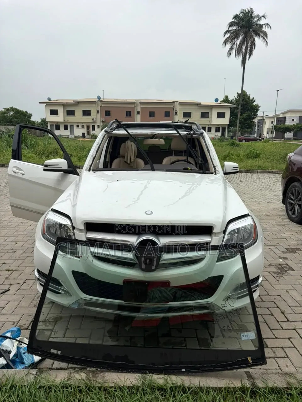 Glk350 Windscreen Glass Available Installed at Chimatex