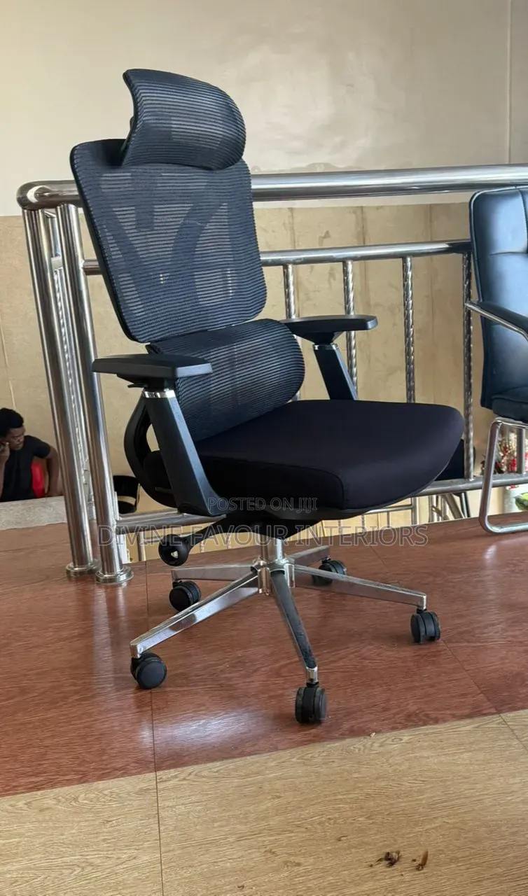 Mesh Foam Ergonomic Swivel Chair