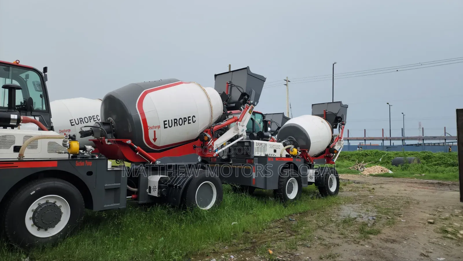 Brand New 4 Cubic Mobile Self-Loader Concrete Mixer