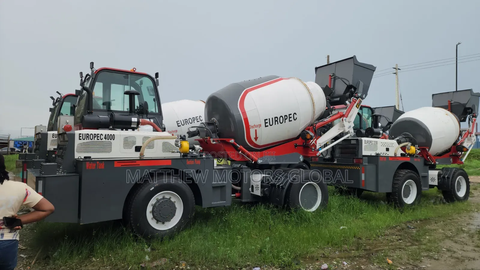 Brand New 4 Cubic Mobile Self-Loader Concrete Mixer