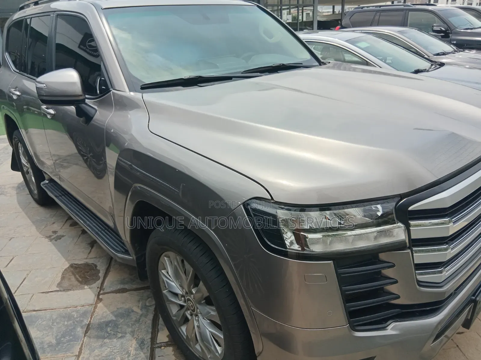 Toyota Land Cruiser LC300 2024 Gold