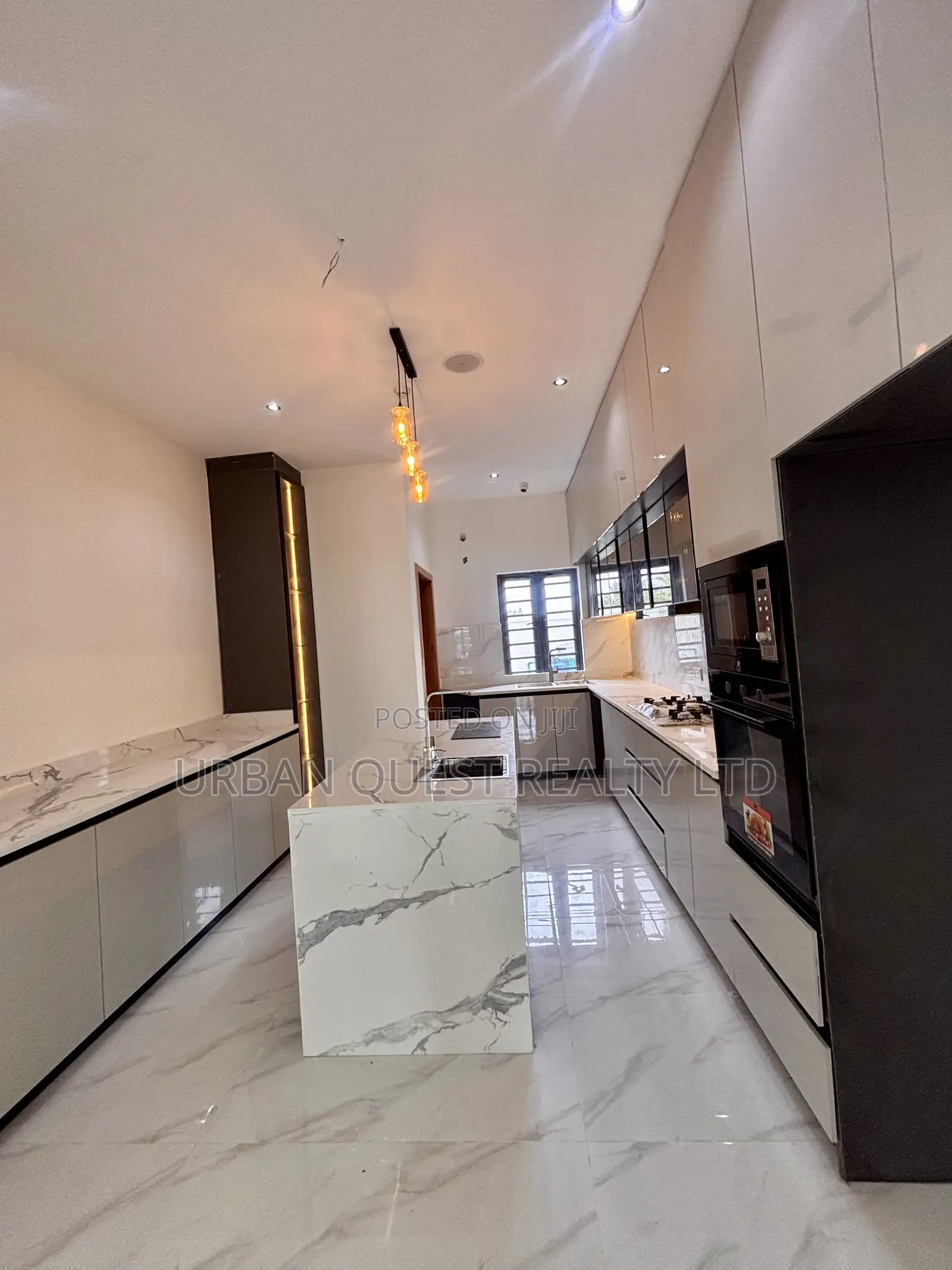 4bdrm Duplex in Ikota for sale