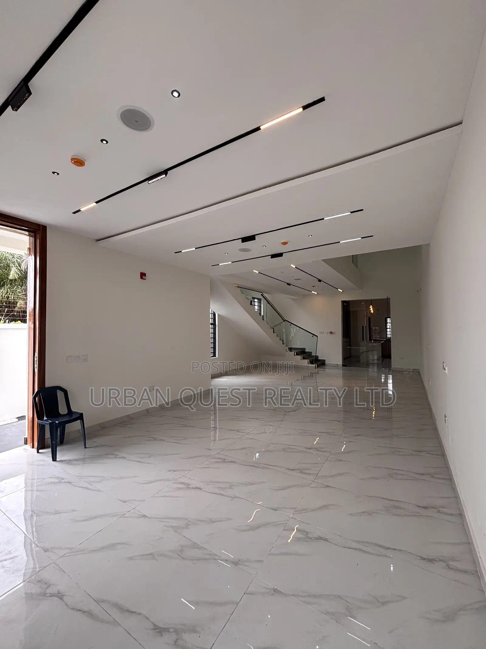 4bdrm Duplex in Ikota for sale