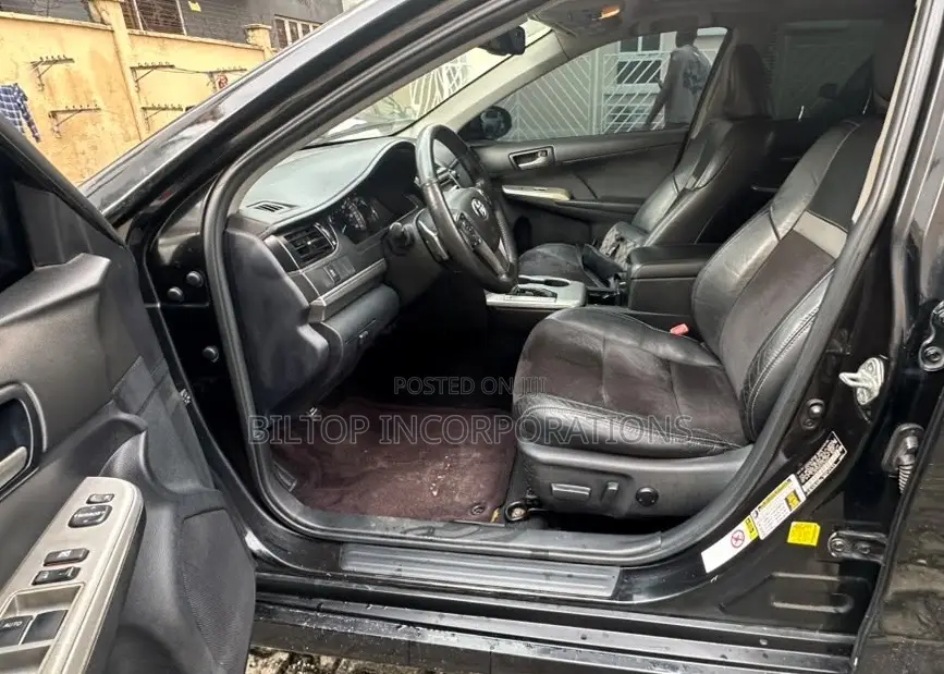 Toyota Camry SE 4dr Sedan (2.5L 4cyl 6A) 2013 Black